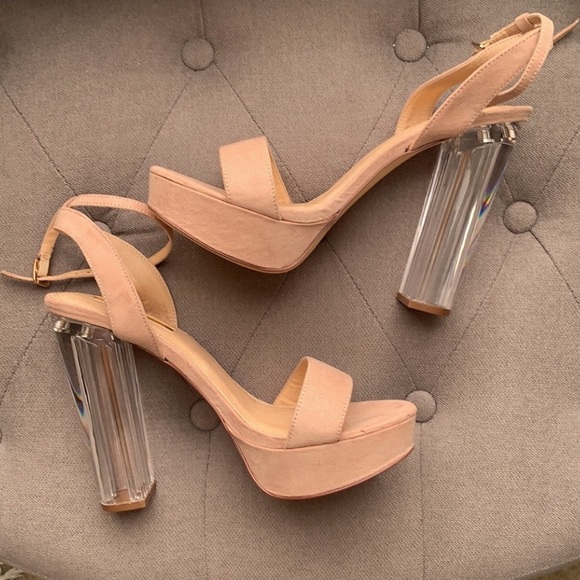 Lucite platform heels - Picture 12 of 16